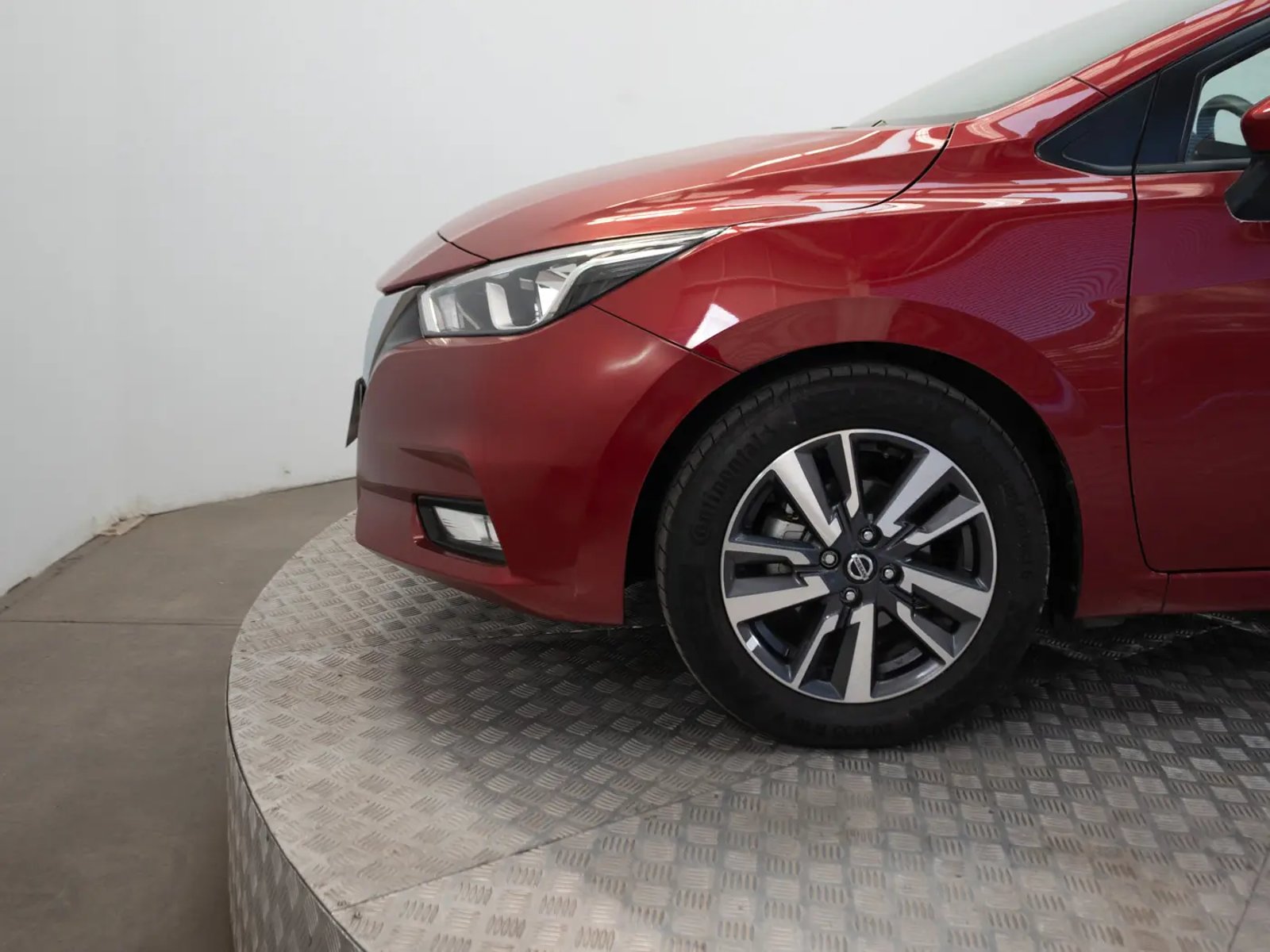 NISSAN VERSA 2021 - Imagen 15 de 17