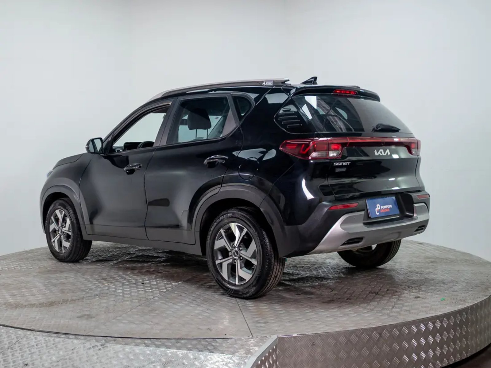 Kia SONET 2023 - Foto 5 de 15