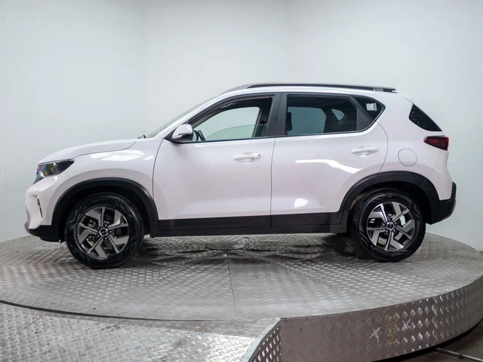 Kia SONET 2023 - Foto 4 de 19