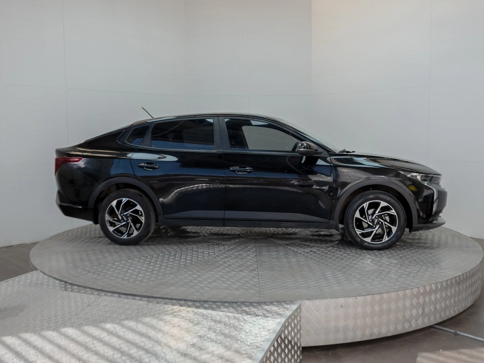 KIA K3 2024 - Imagen 9 de 16