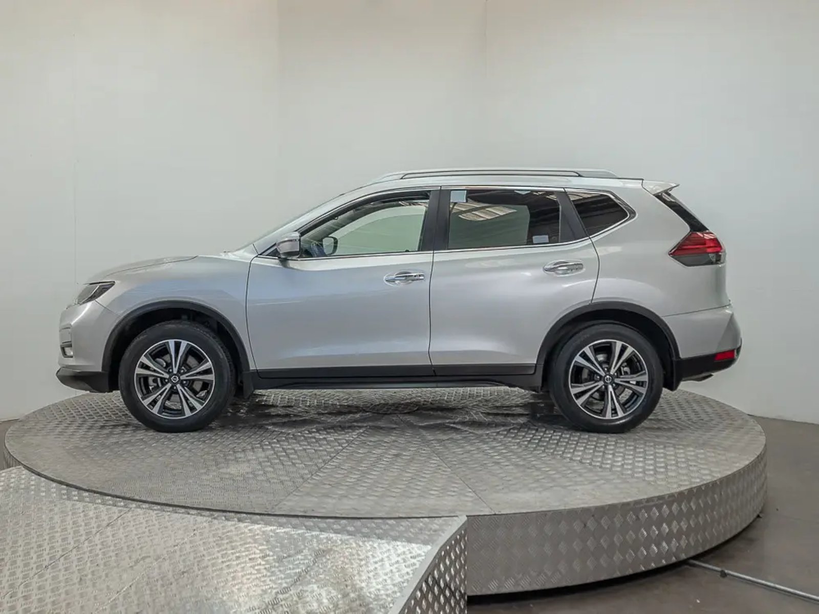 NISSAN X-TRAIL 2023 - Imagen 4 de 15