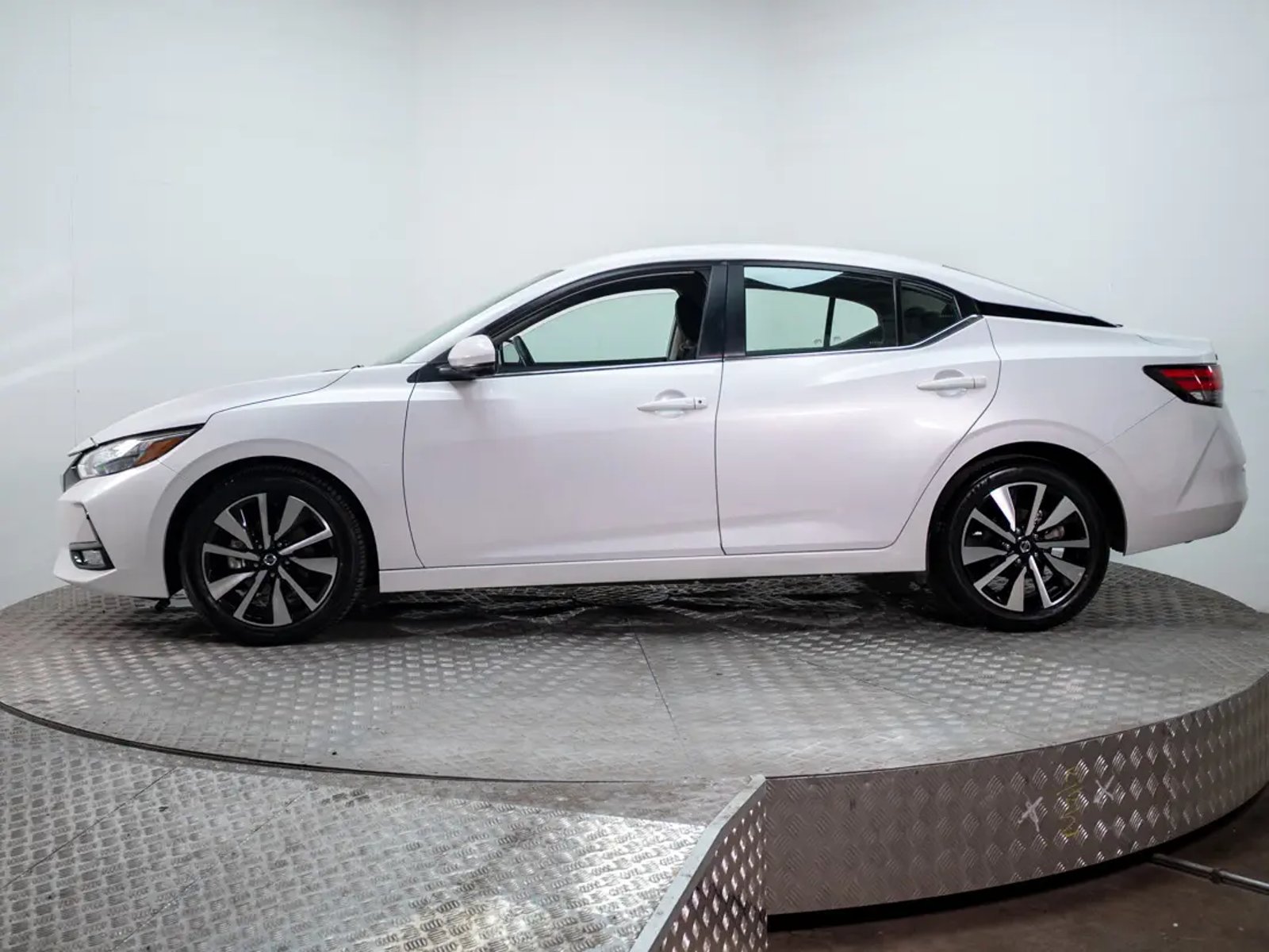 Nissan SENTRA 2023 - Imagen 10 de 20