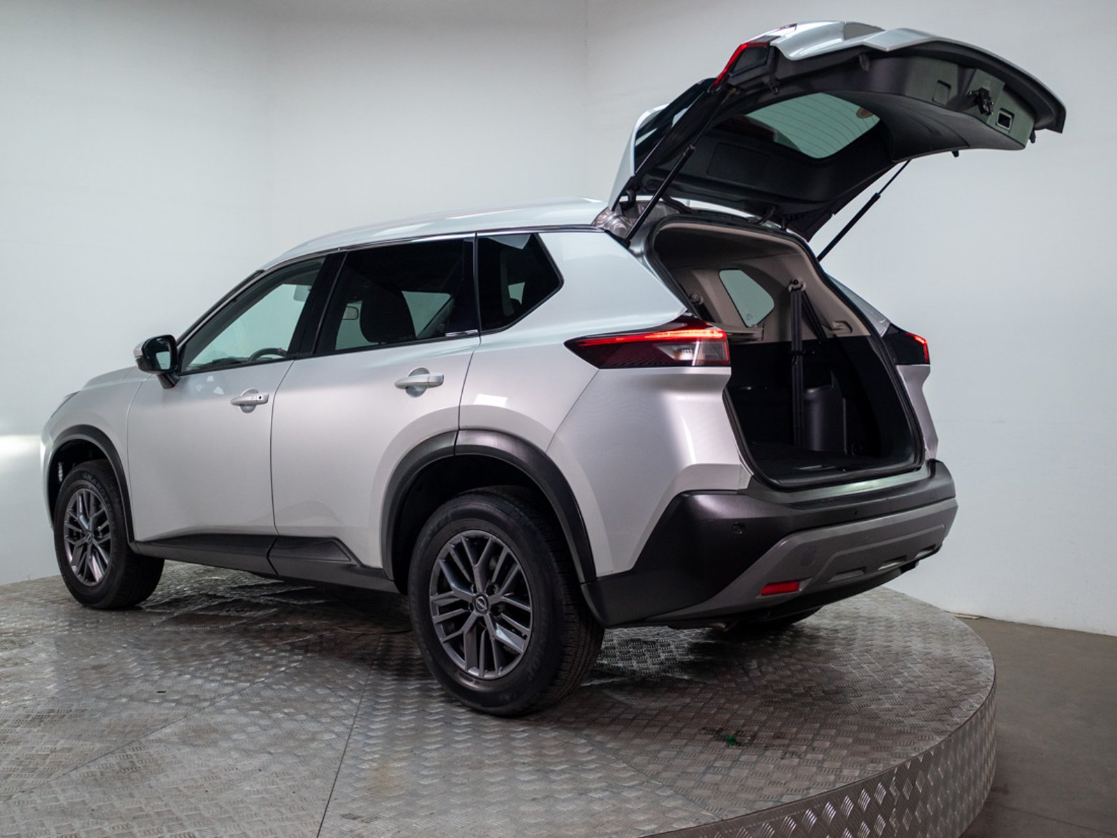 NISSAN X-TRAIL 2023 - Imagen 6 de 17