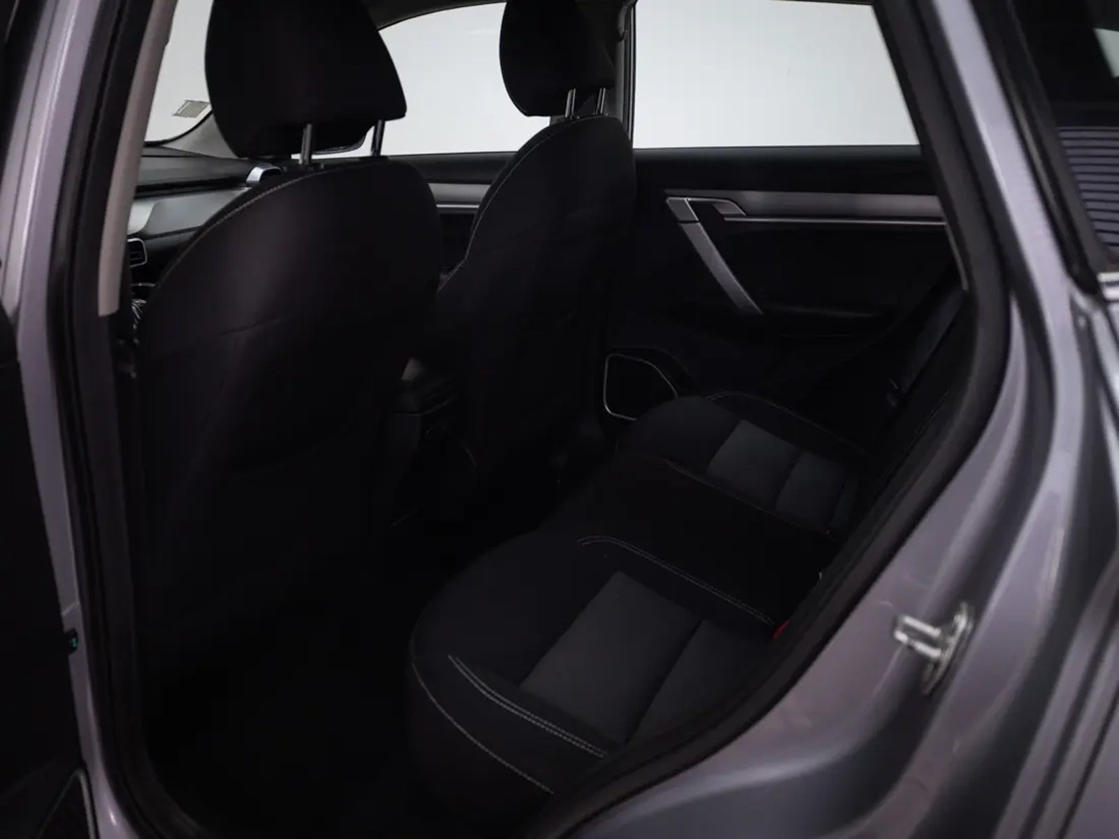 GEELY COOLRAY 2022 - Imagen 15 de 19