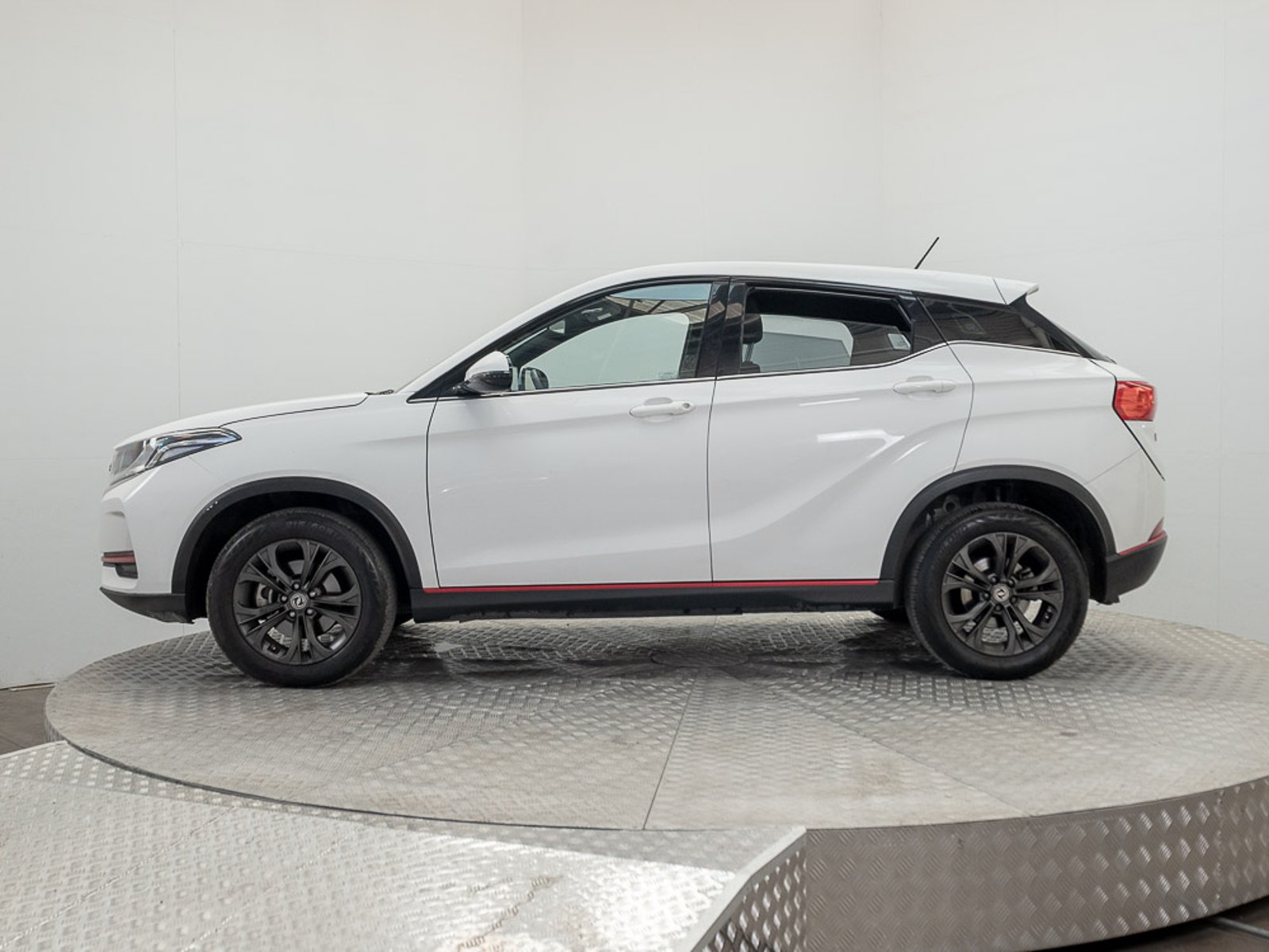 DFSK SUV 500 2023 - Imagen 9 de 17