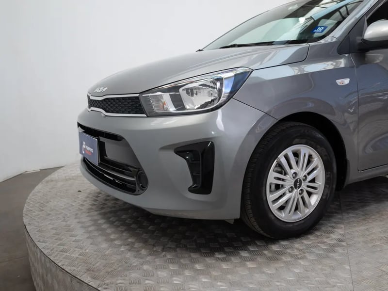Kia SOLUTO 2024 - Imagen 19 de 20