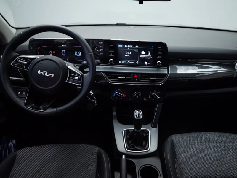 Kia SELTOS 2024 - Imagen 15 de 19