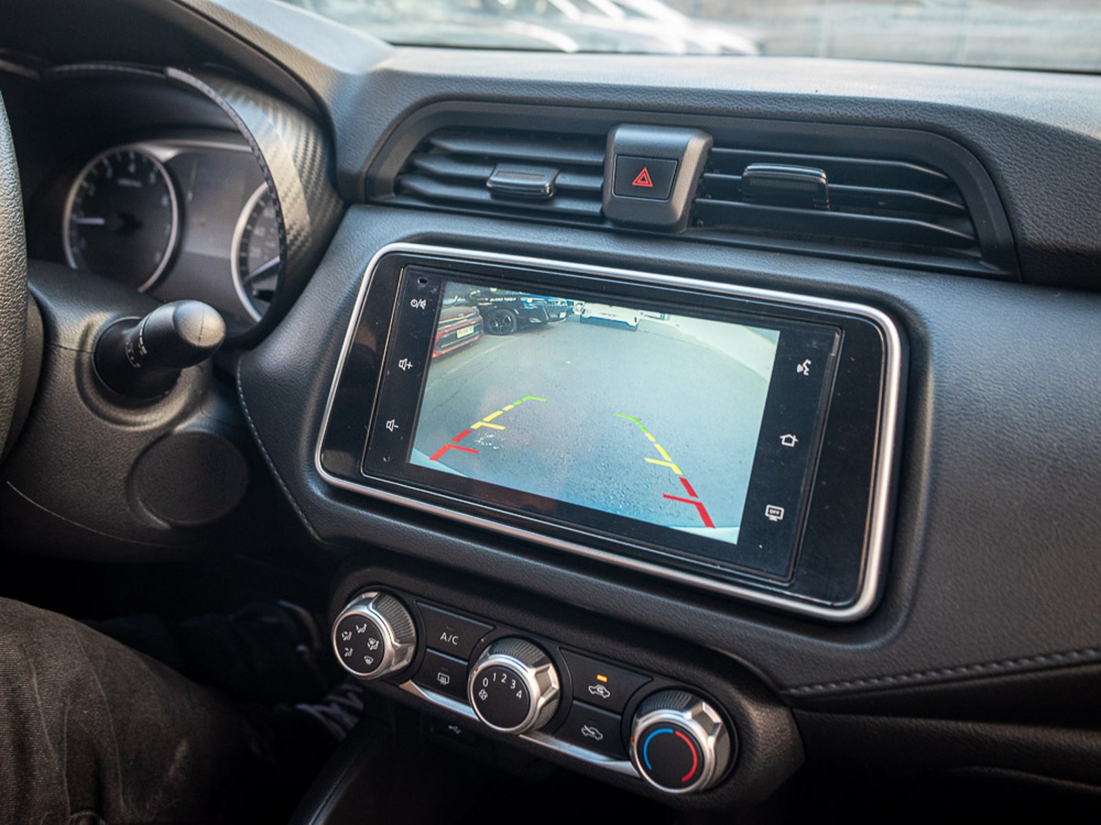 NISSAN VERSA 2023 - Imagen 15 de 15