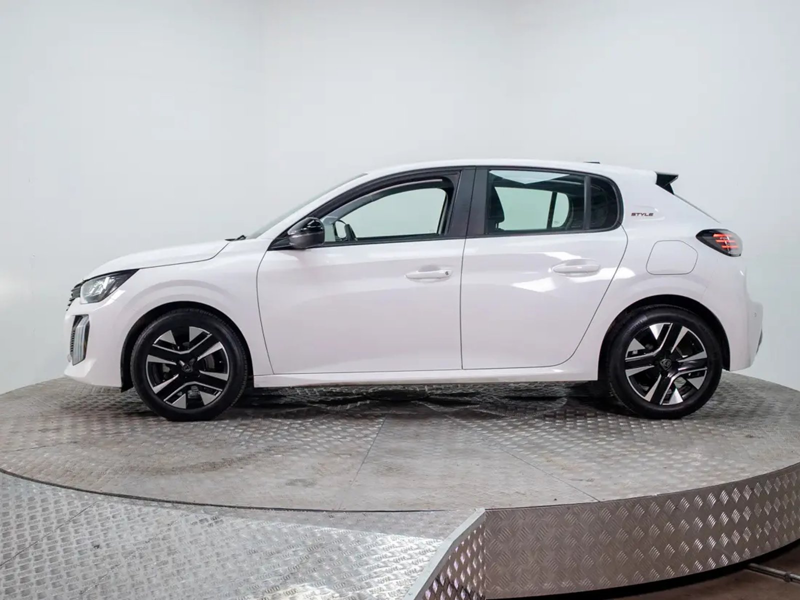 PEUGEOT NEW 208 2025 - Imagen 5 de 19