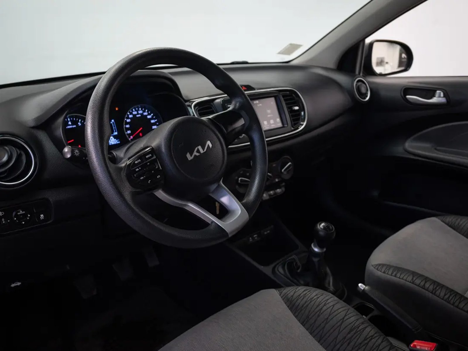 Kia SOLUTO 2023 - Imagen 11 de 20