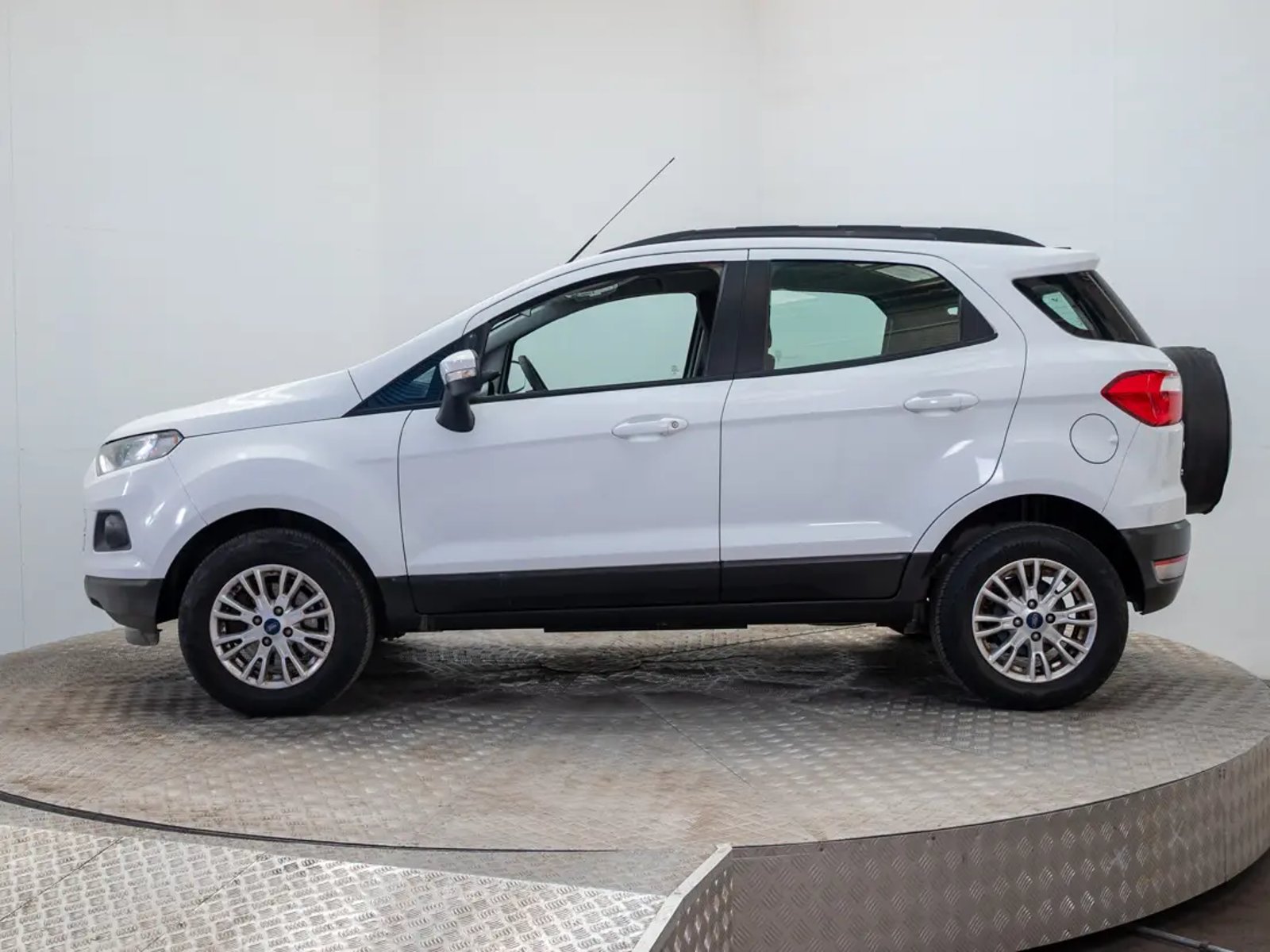 Ford ECOSPORT 2017 - Foto 4 de 19