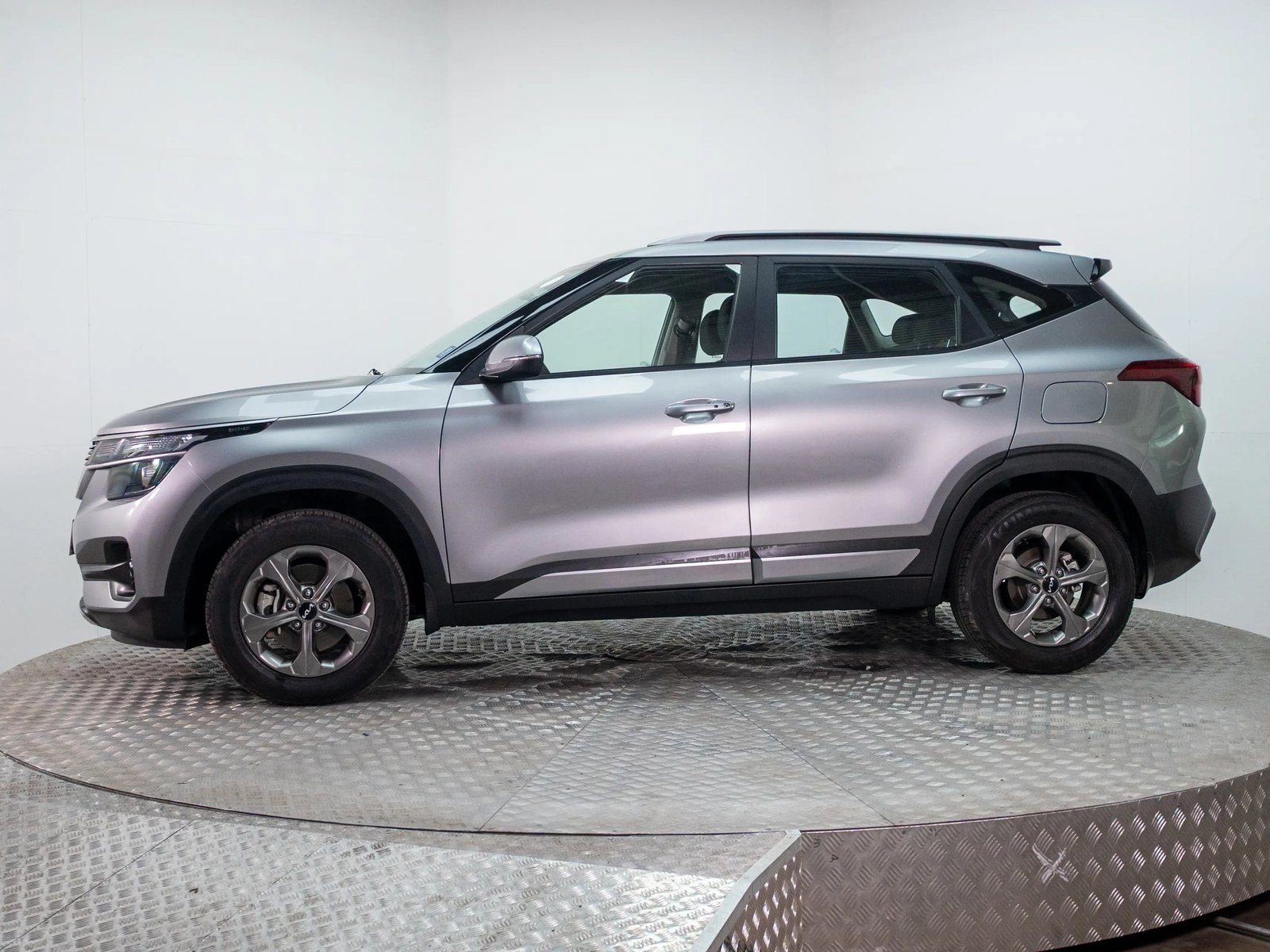 KIA SELTOS 2023 - Imagen 5 de 19