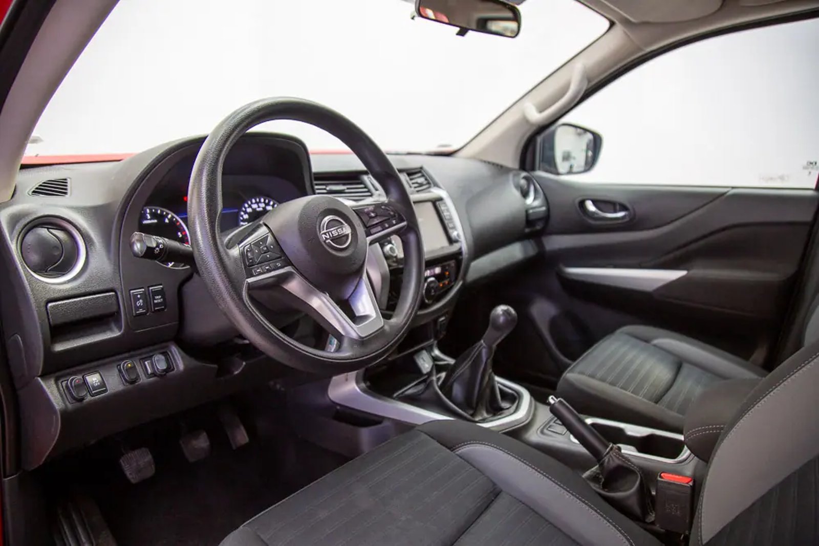 NISSAN NAVARA 2024 - Imagen 11 de 16