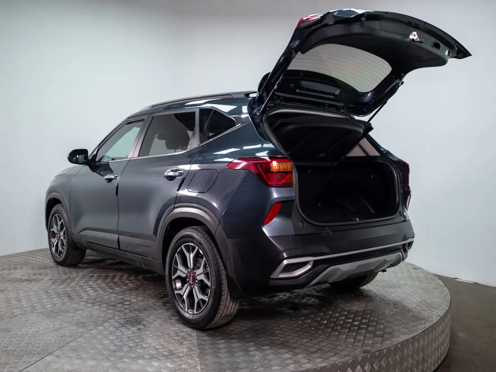 Kia SELTOS 2024 - Imagen 9 de 20