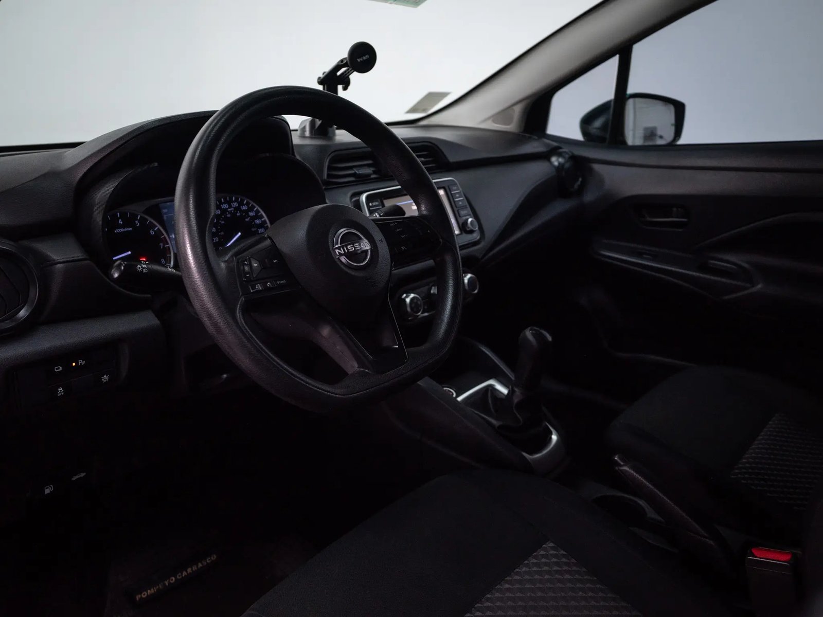 NISSAN VERSA 2025 - Imagen 11 de 19