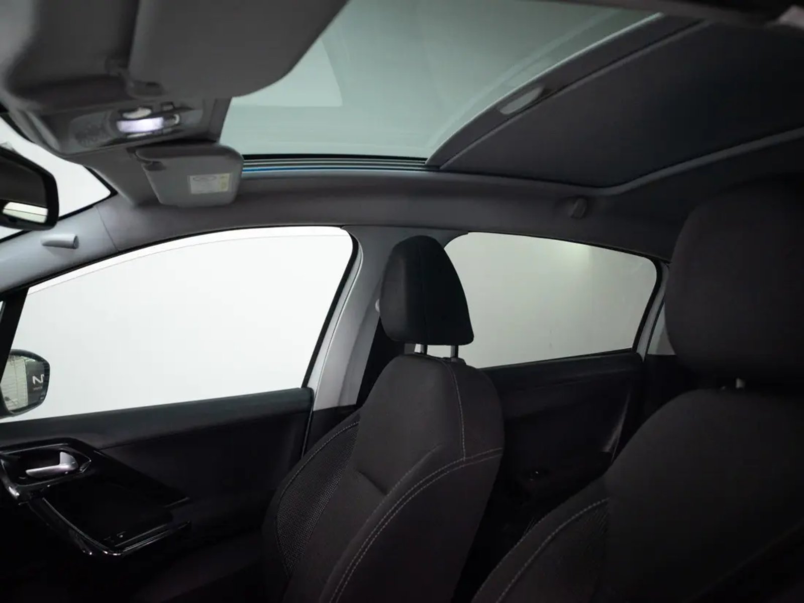 Peugeot 208 2019 - Imagen 17 de 20