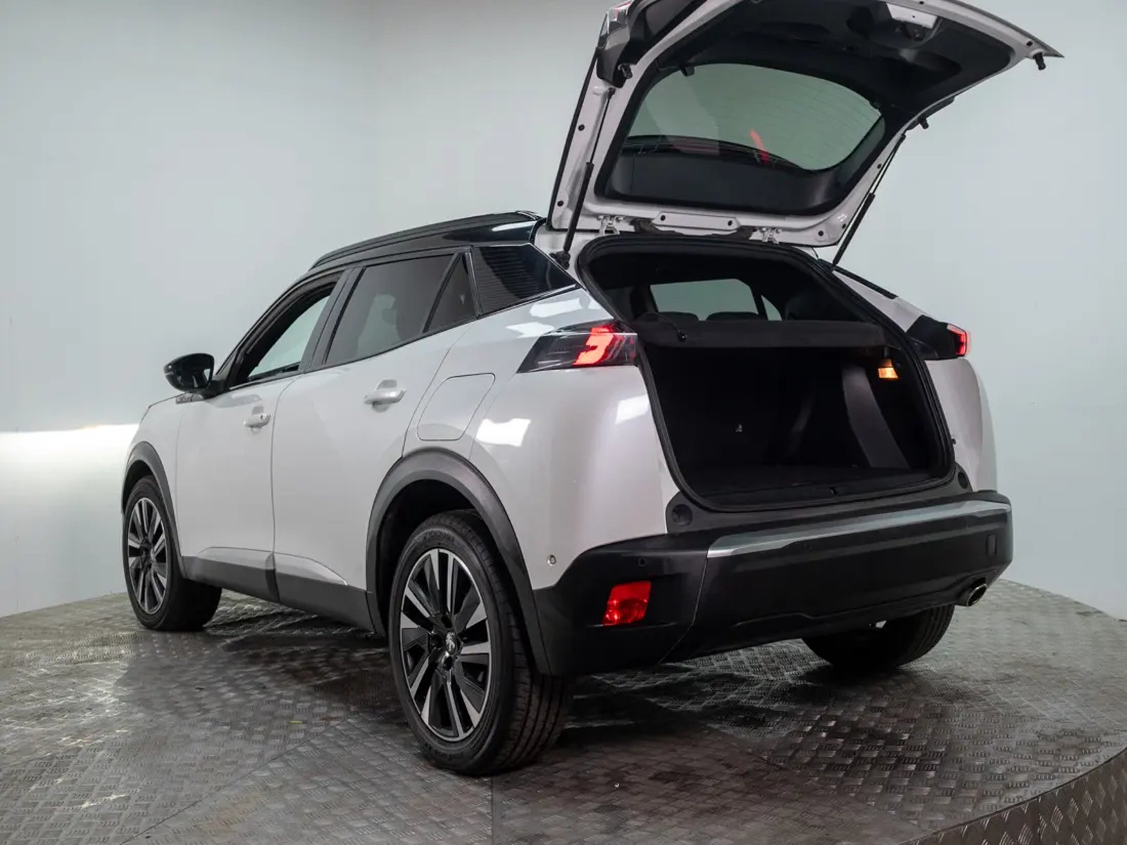 PEUGEOT 2008 2021 - Imagen 12 de 19