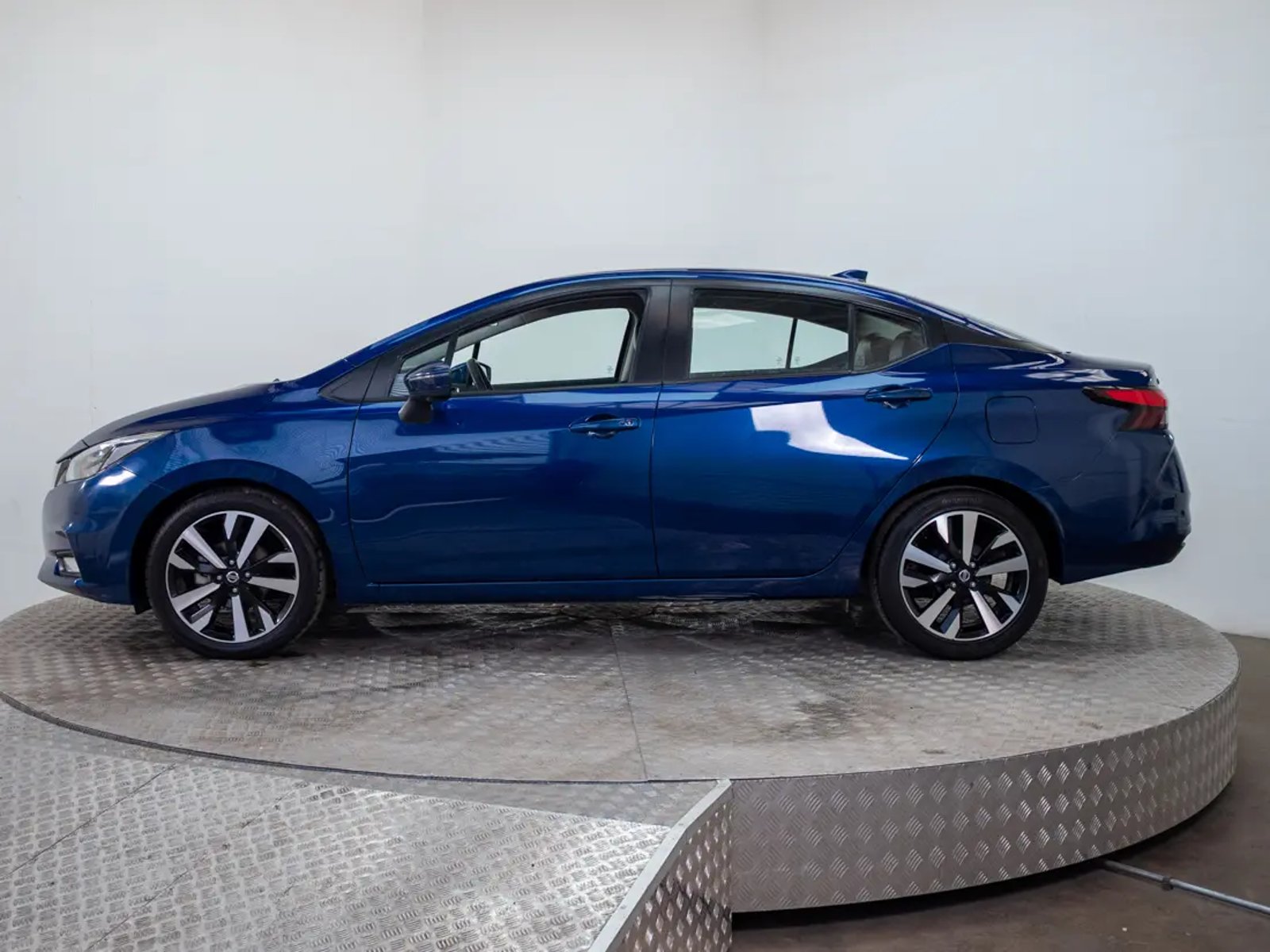 Nissan VERSA 2022 - Foto 4 de 20