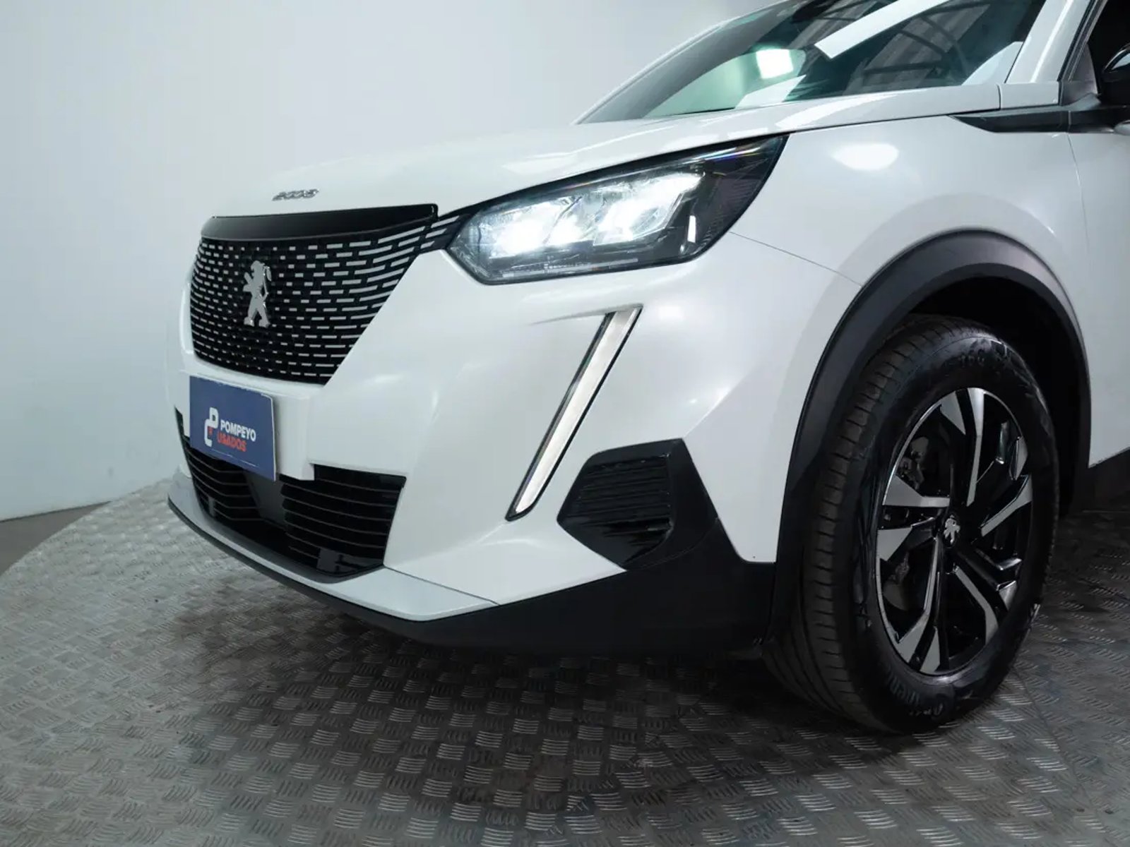 PEUGEOT NEW 2008 2023 - Imagen 9 de 16