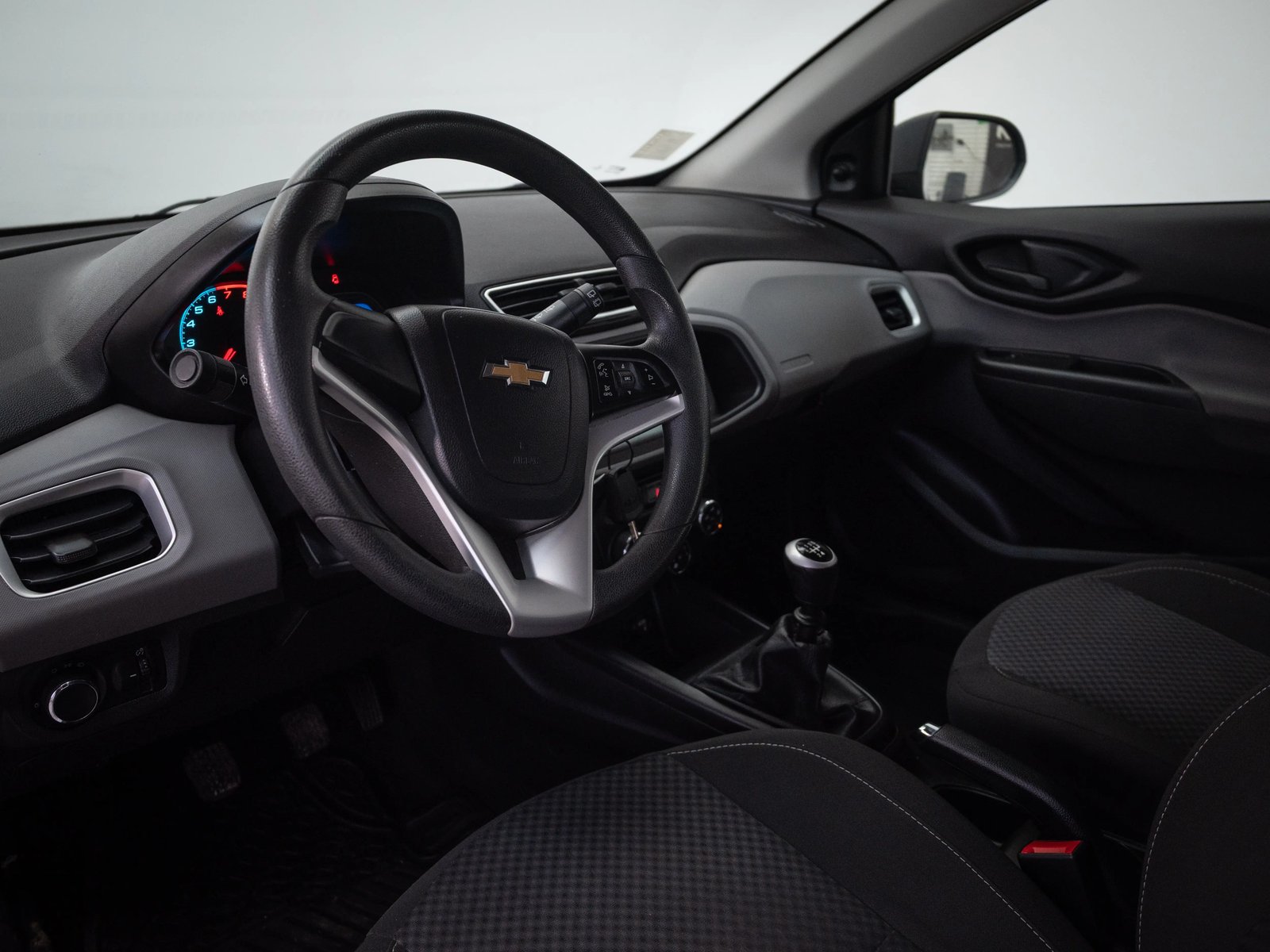 CHEVROLET ONIX 2017 - Imagen 13 de 16