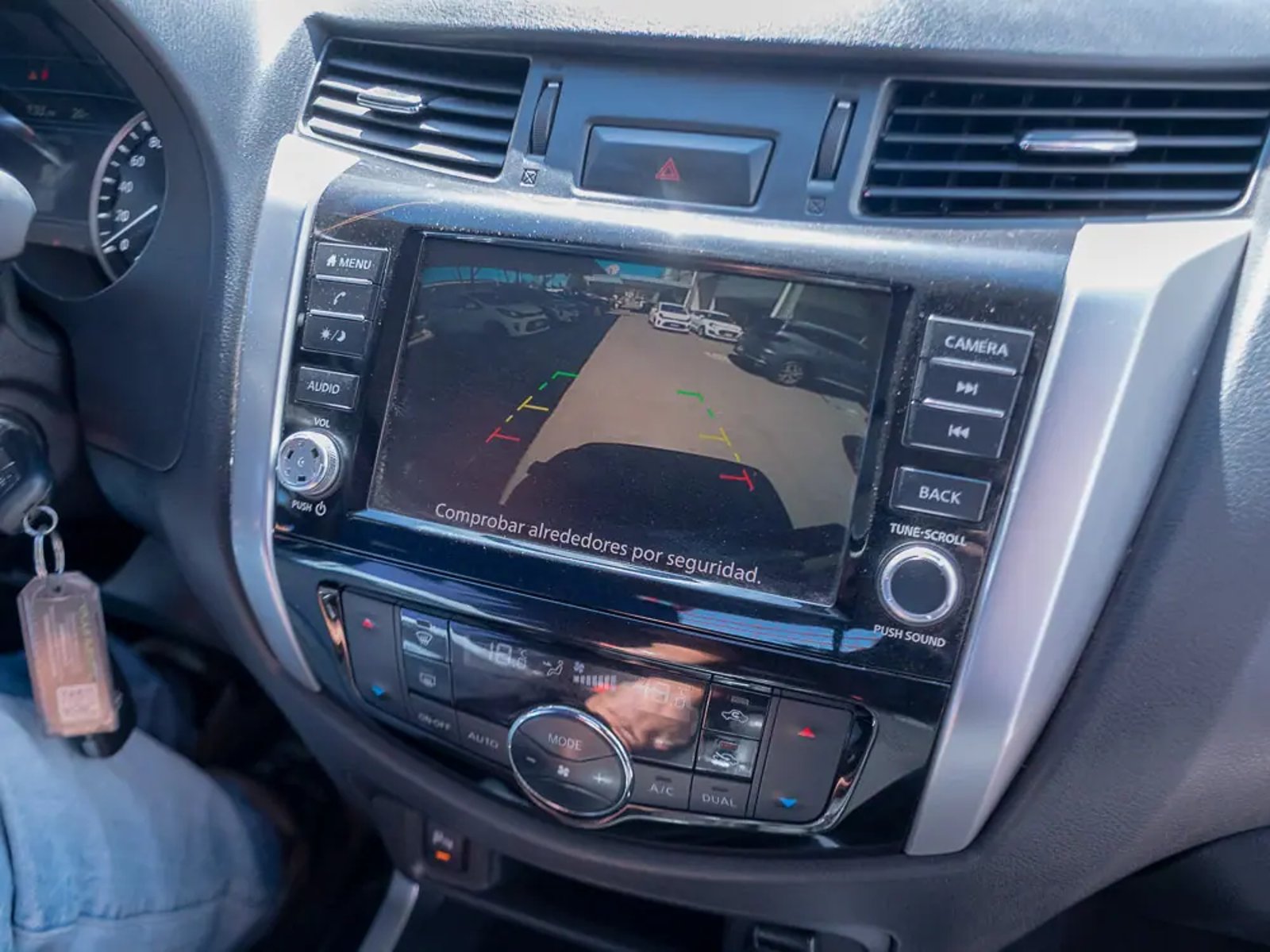 NISSAN NAVARA 2024 - Imagen 11 de 16