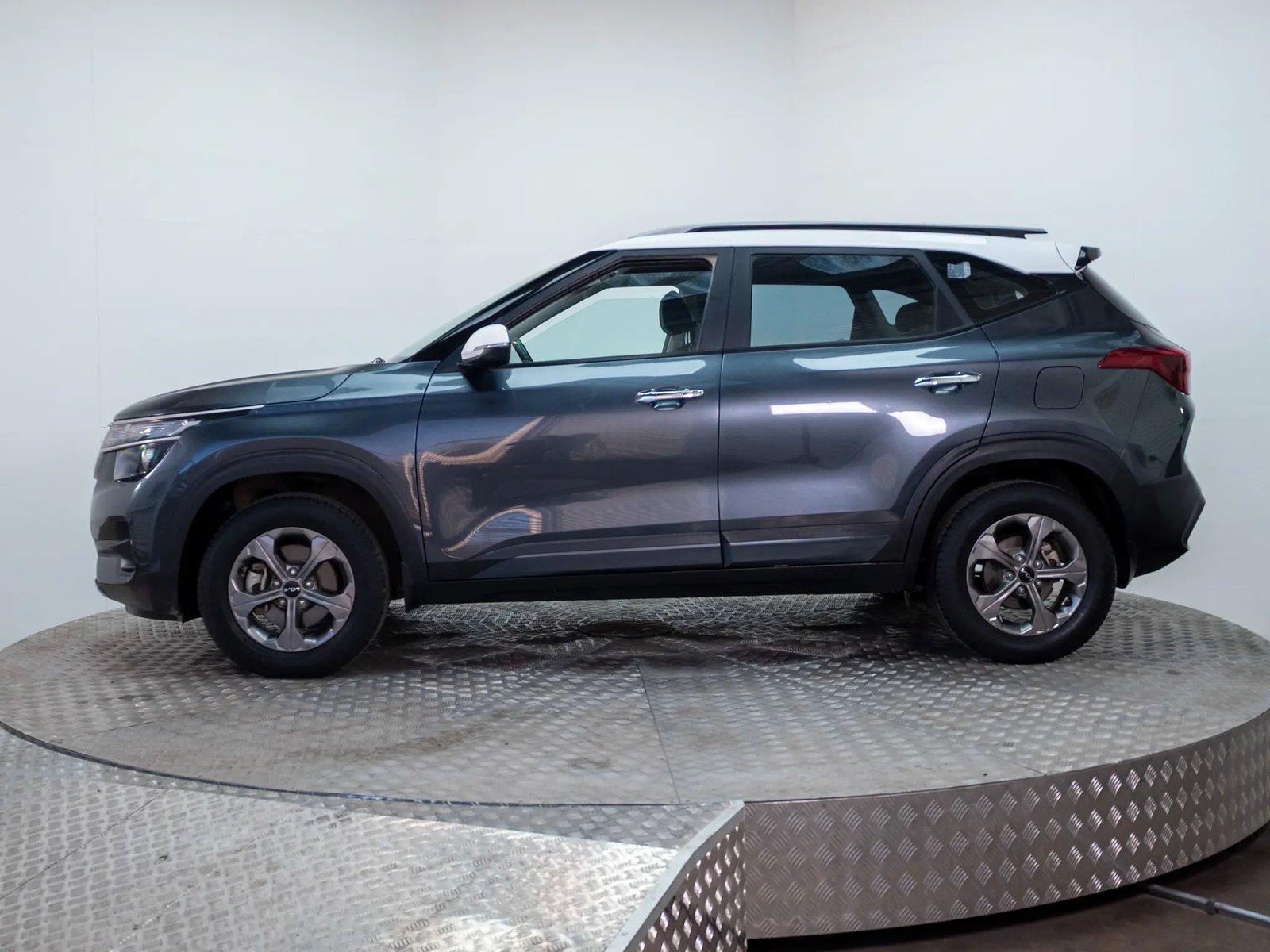 KIA SELTOS 2023 - Imagen 11 de 19