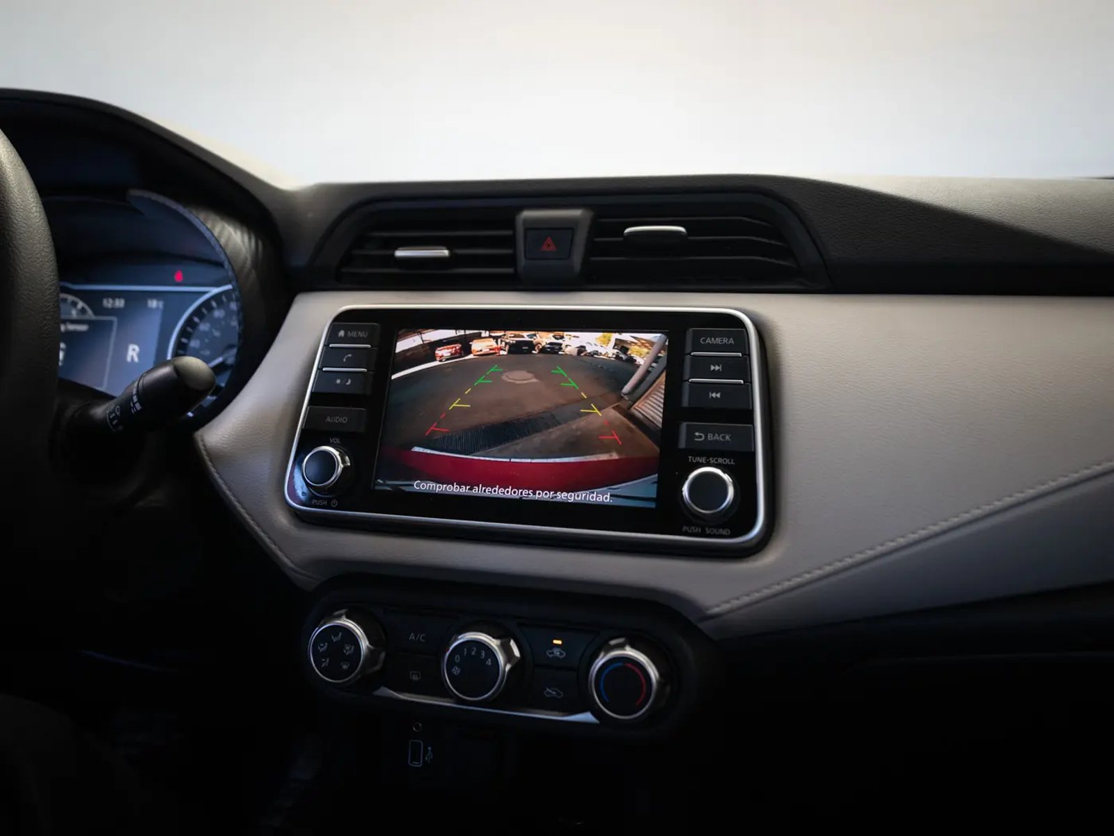 NISSAN VERSA 2021 - Imagen 17 de 17