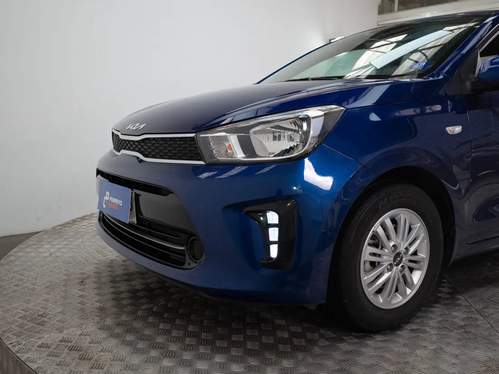 Kia SOLUTO 2025 - Imagen 18 de 20