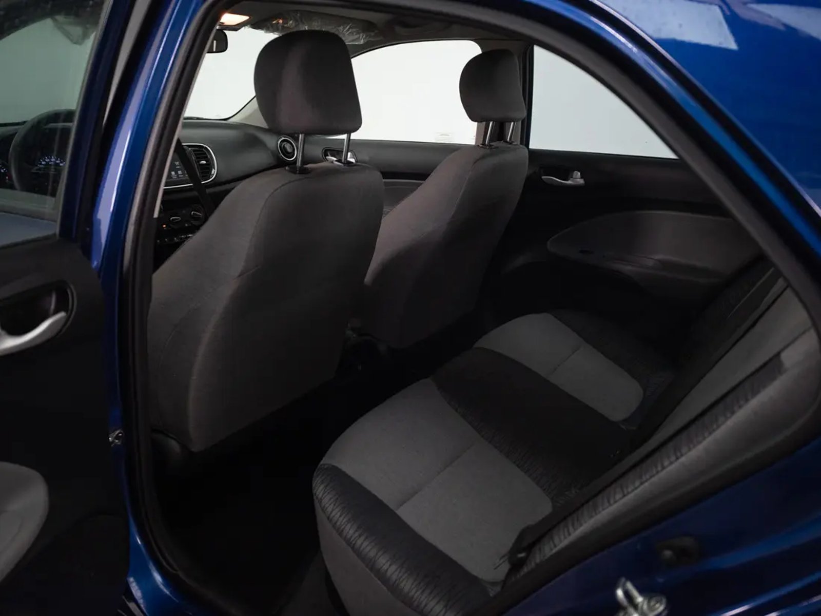 Kia SOLUTO 2025 - Imagen 14 de 20