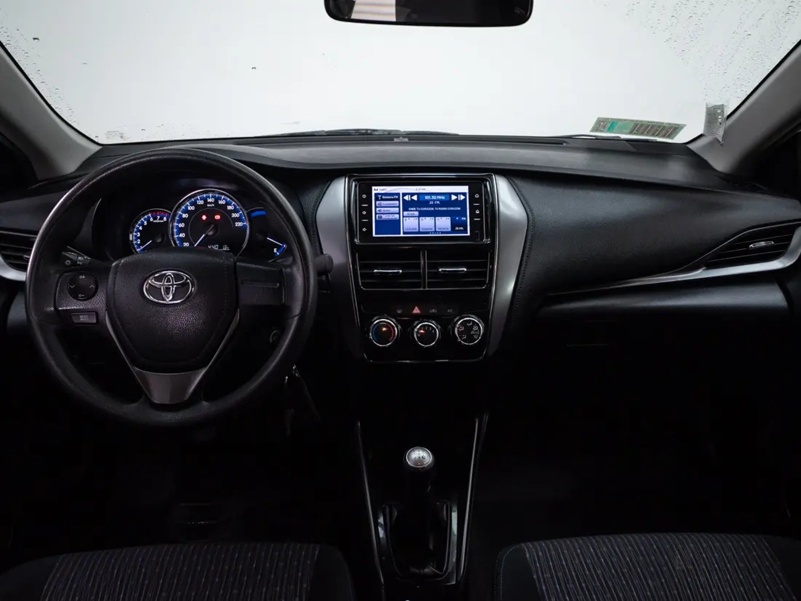 Toyota YARIS 2022 - Imagen 15 de 20