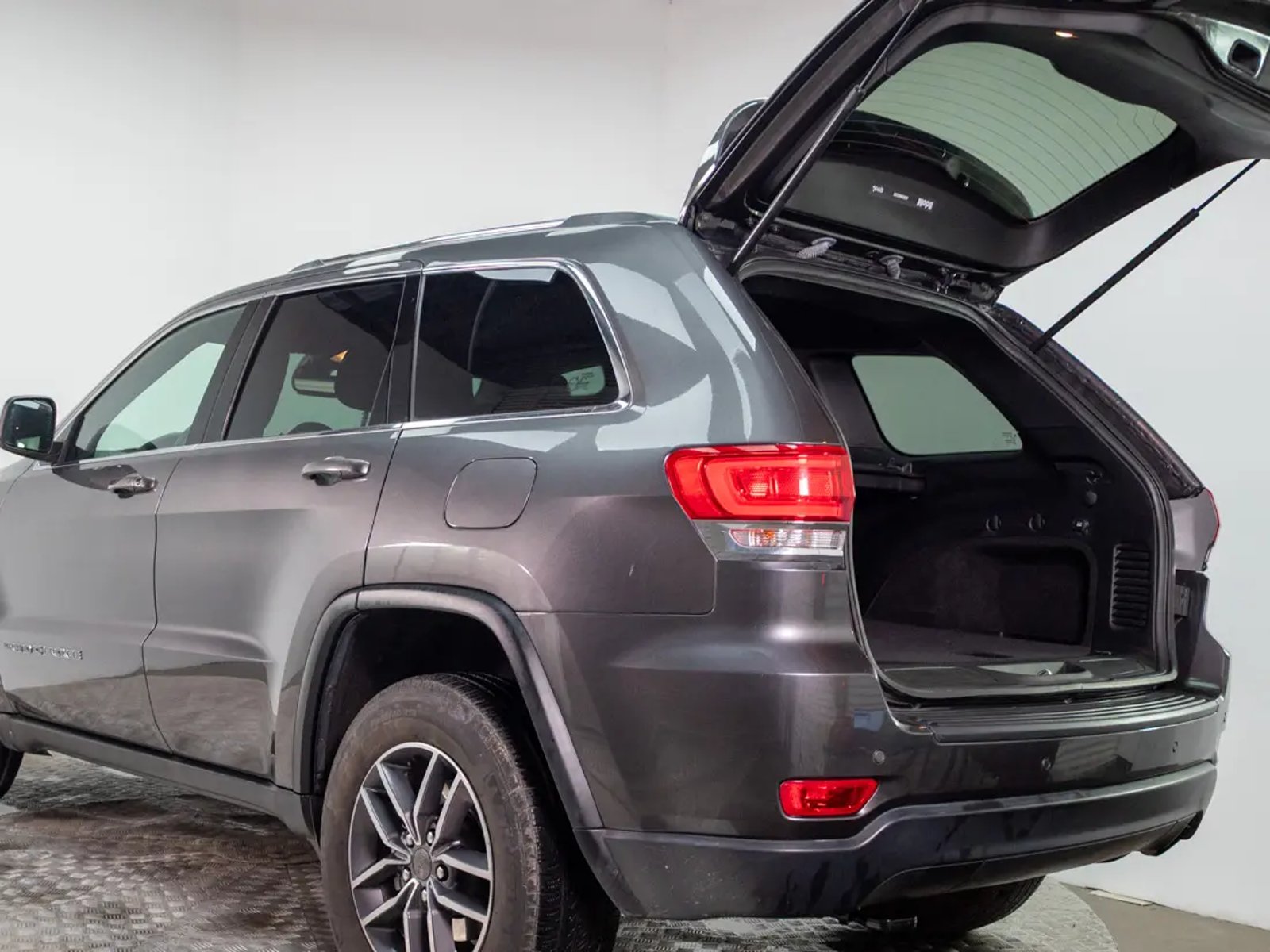 Jeep GRAND CHEROKEE 2020 - Imagen 10 de 18