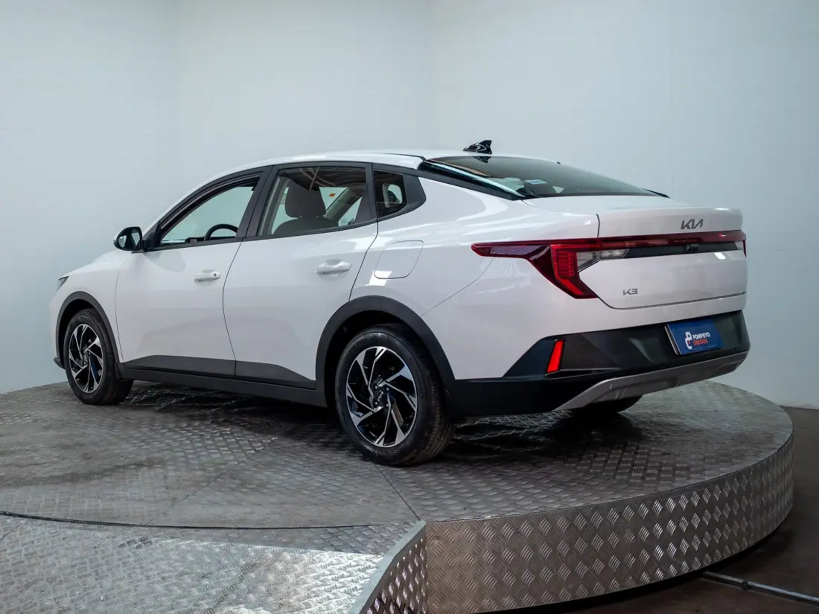 KIA K3 2024 - Imagen 5 de 19