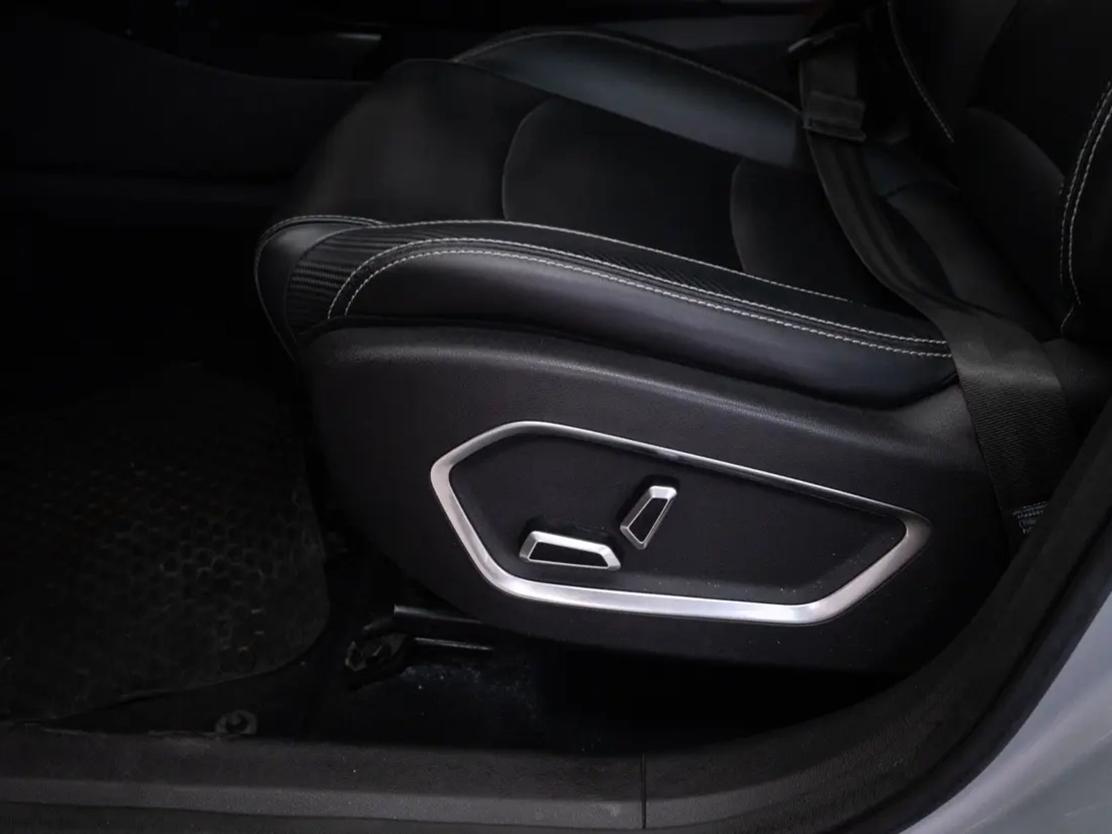 Geely AZKARRA 2022 - Imagen 18 de 20