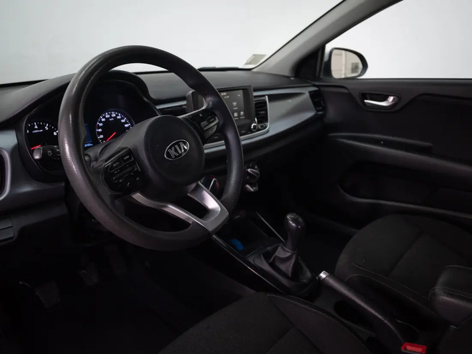 Kia RIO 5 2020 - Imagen 11 de 20