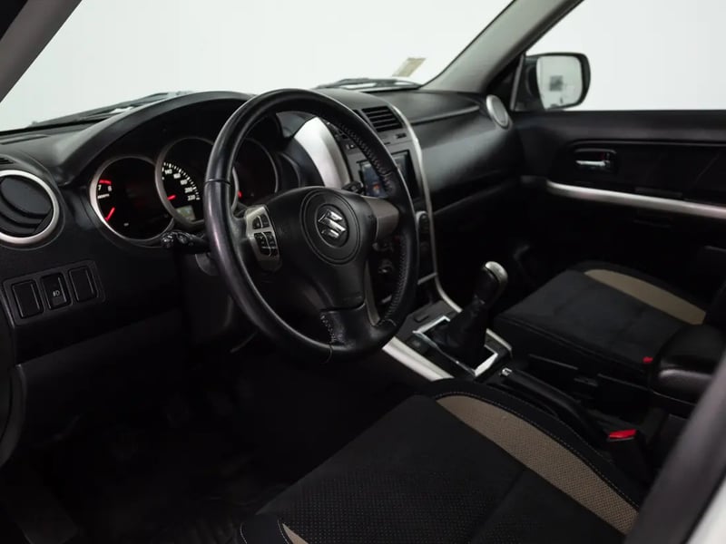 Suzuki GRAND NOMADE 2016 - Imagen 11 de 19