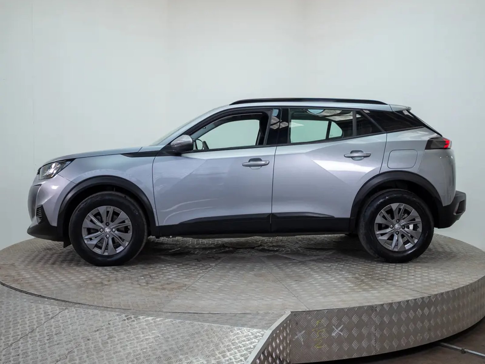 Peugeot 2008 2021 - Foto 4 de 11