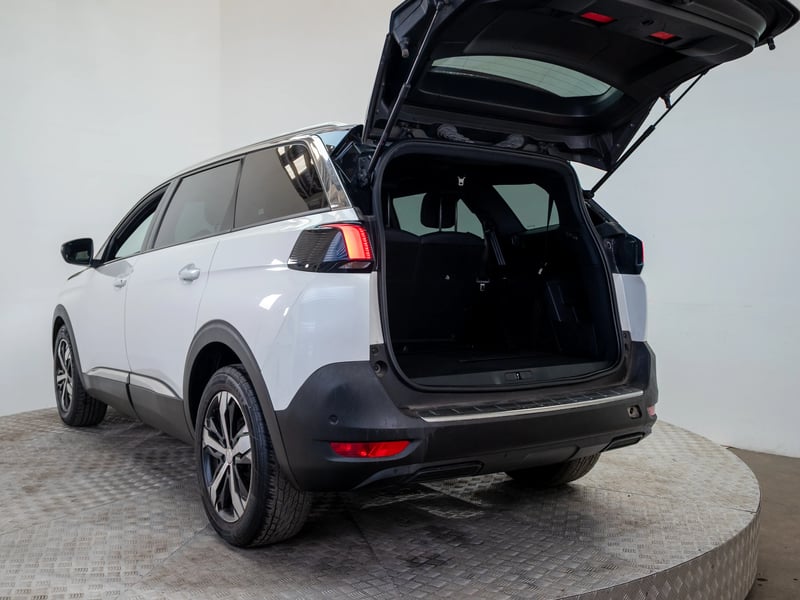 Peugeot NUEVO 5008 2023 - Imagen 10 de 19