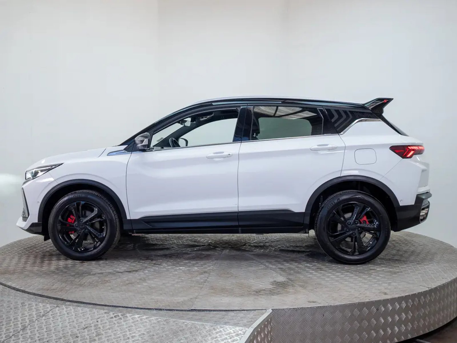 Geely COOLRAY 2023 - Foto 4 de 19