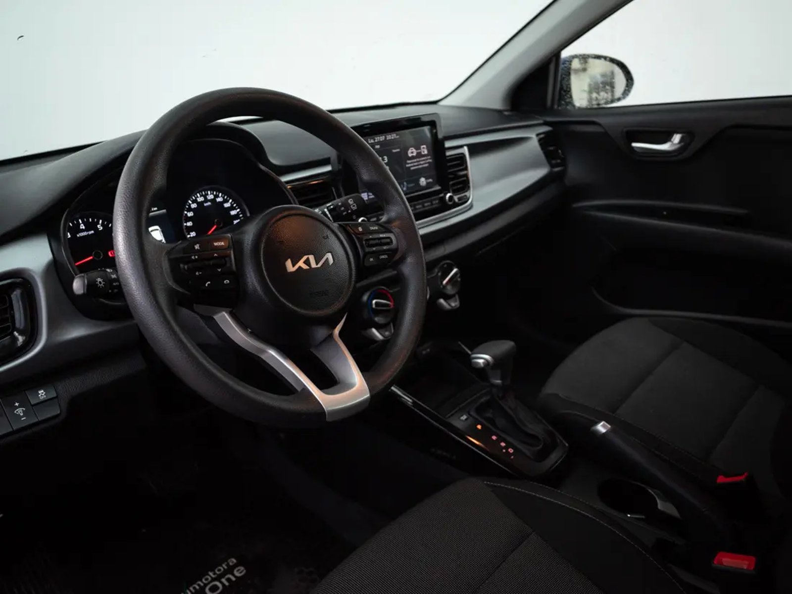 Kia RIO 5 2024 - Imagen 11 de 20