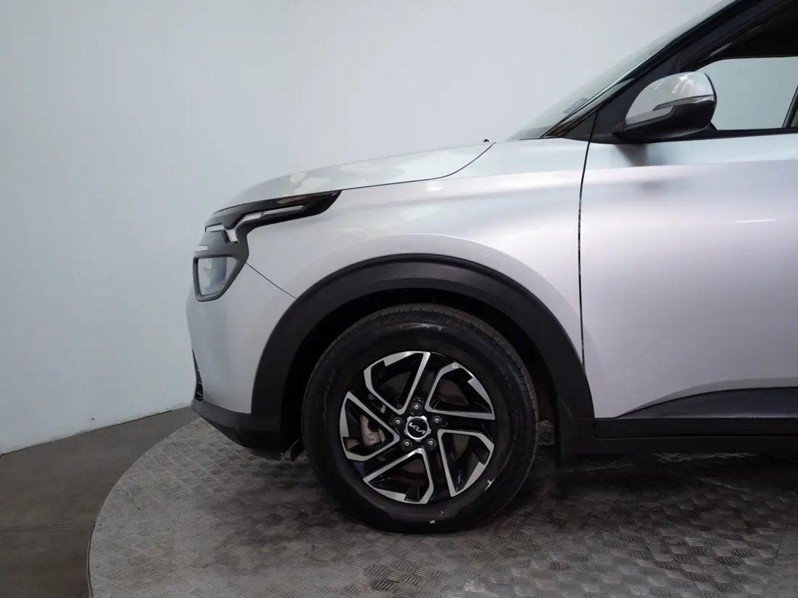 Kia CARENS 2023 - Imagen 18 de 20