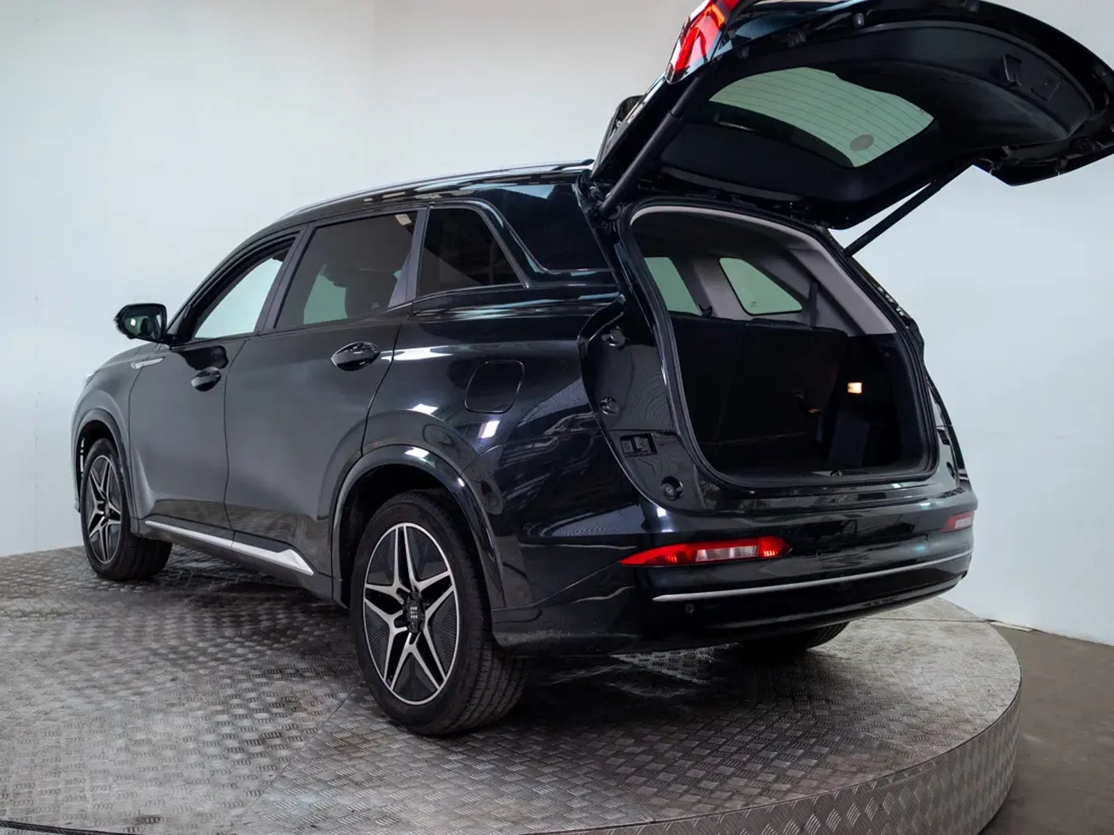 DFSK 600 PHEV 2025 - Imagen 8 de 20