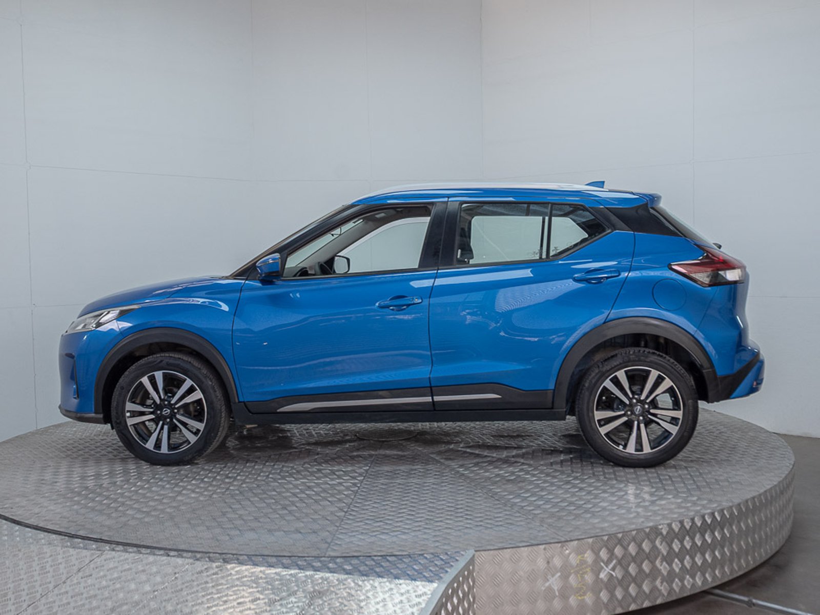 NISSAN KICKS 2023 - Imagen 11 de 17