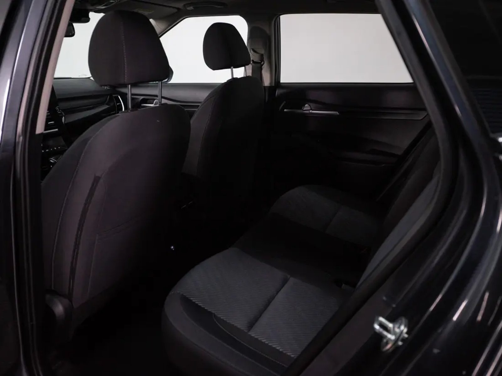 Kia SELTOS 2024 - Imagen 13 de 20