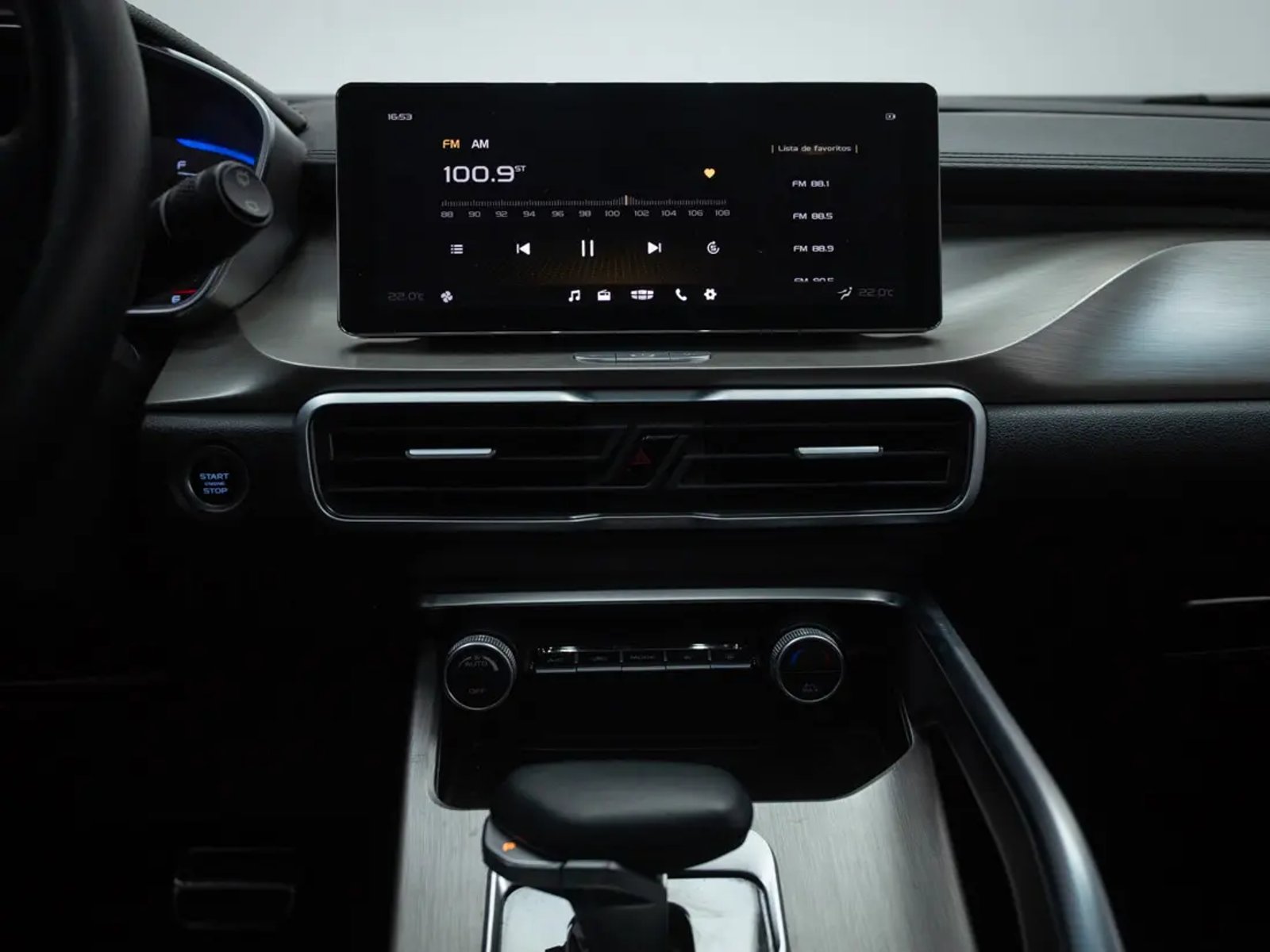 GEELY COOLRAY 2023 - Imagen 15 de 20