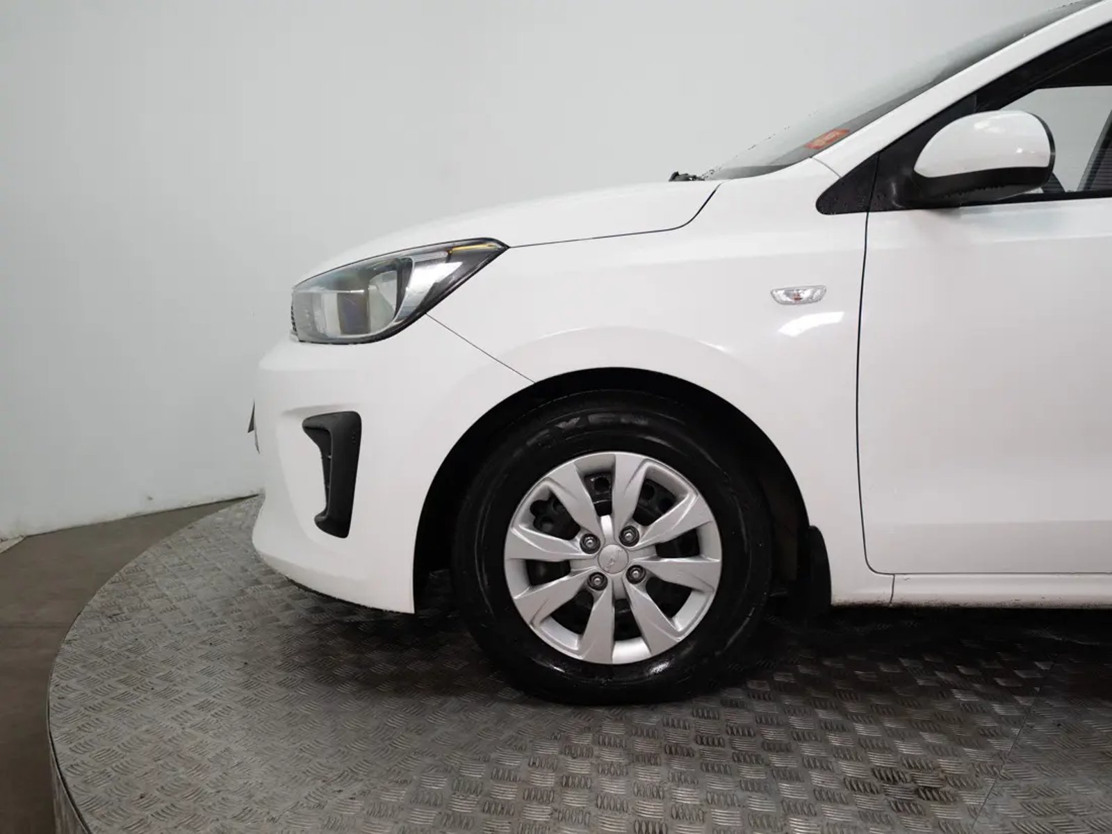 Kia SOLUTO 2022 - Imagen 17 de 20