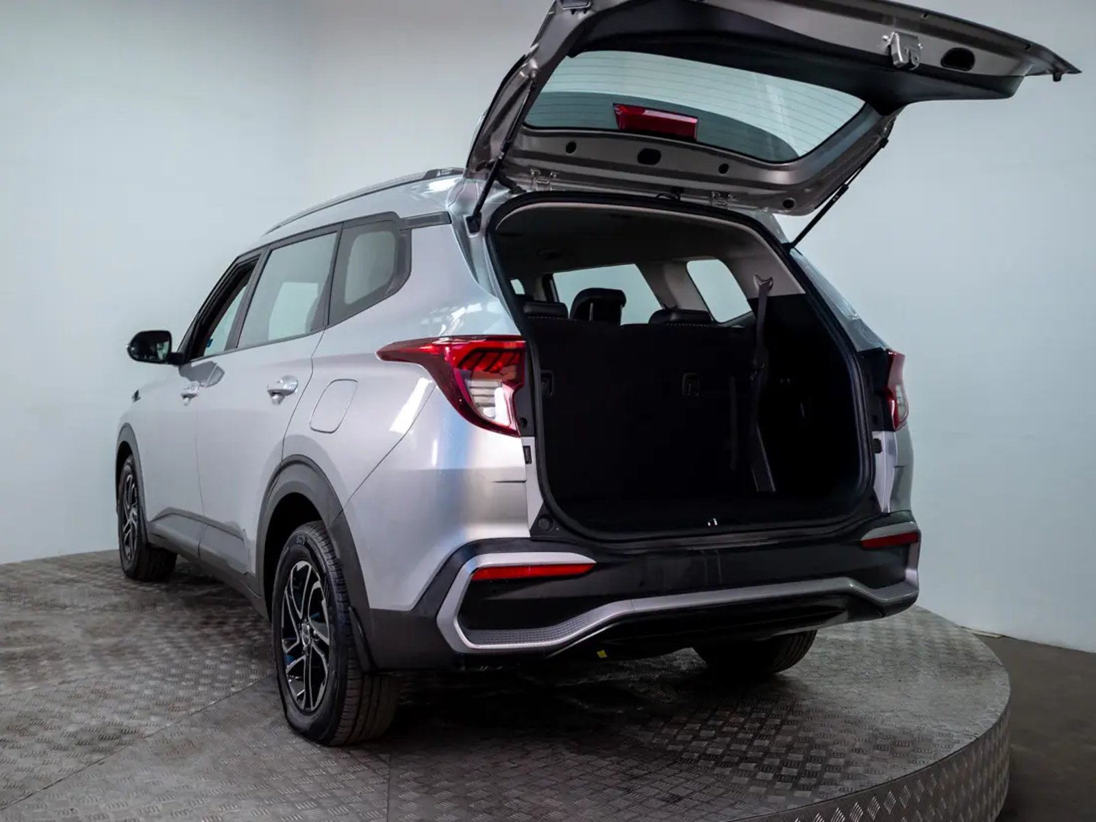 Kia CARENS 2023 - Imagen 10 de 20