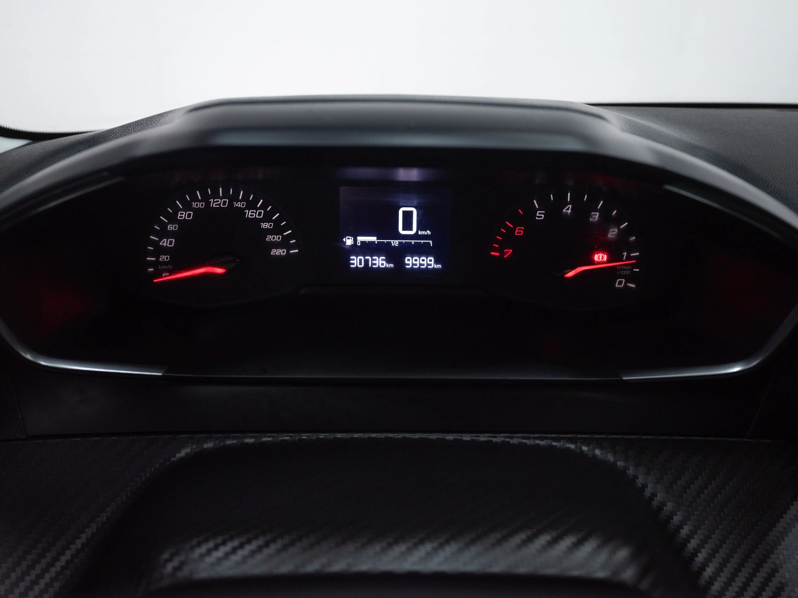 PEUGEOT 208 2023 - Imagen 15 de 18