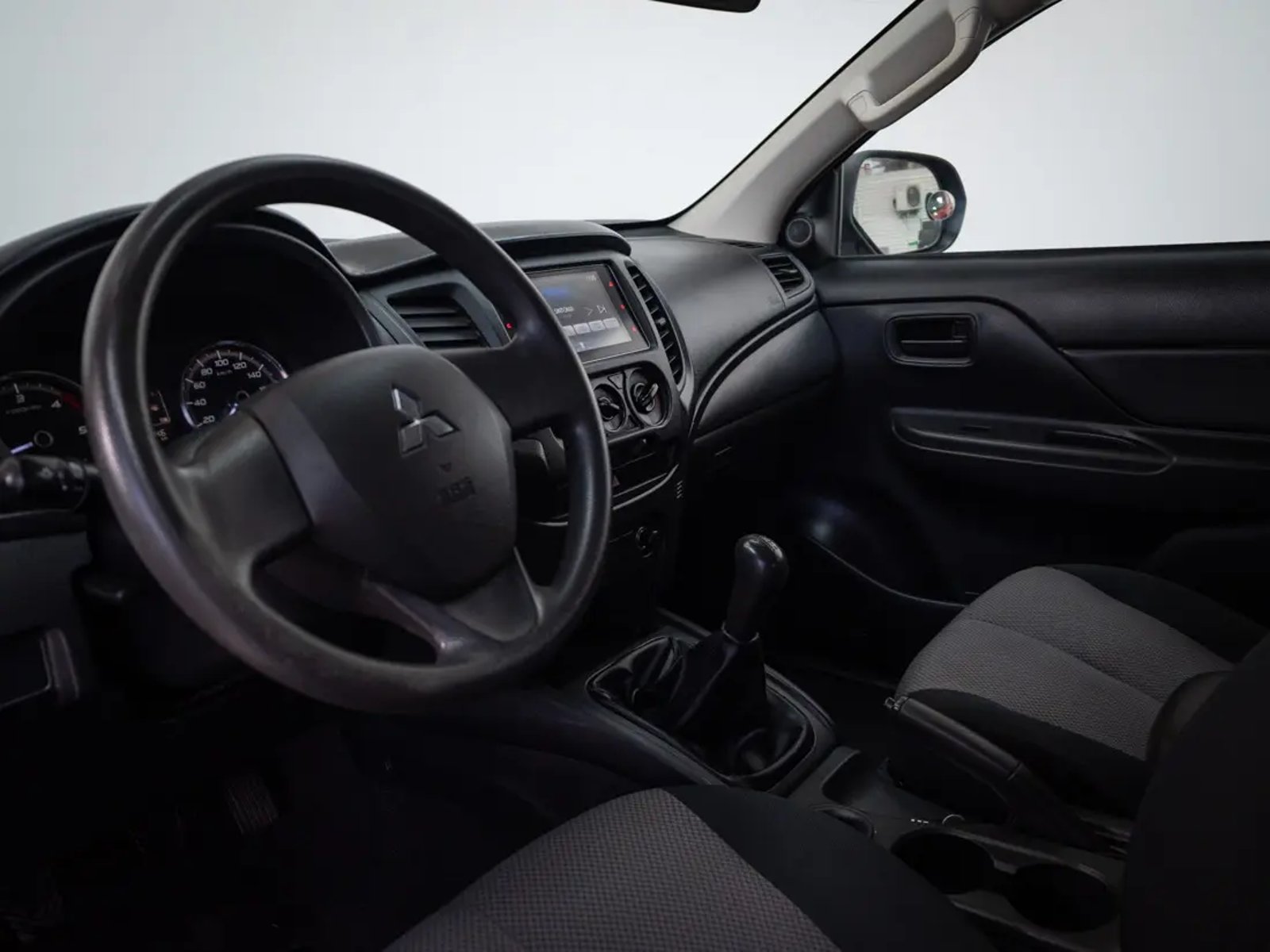 MITSUBISHI L-200 2021 - Imagen 14 de 19