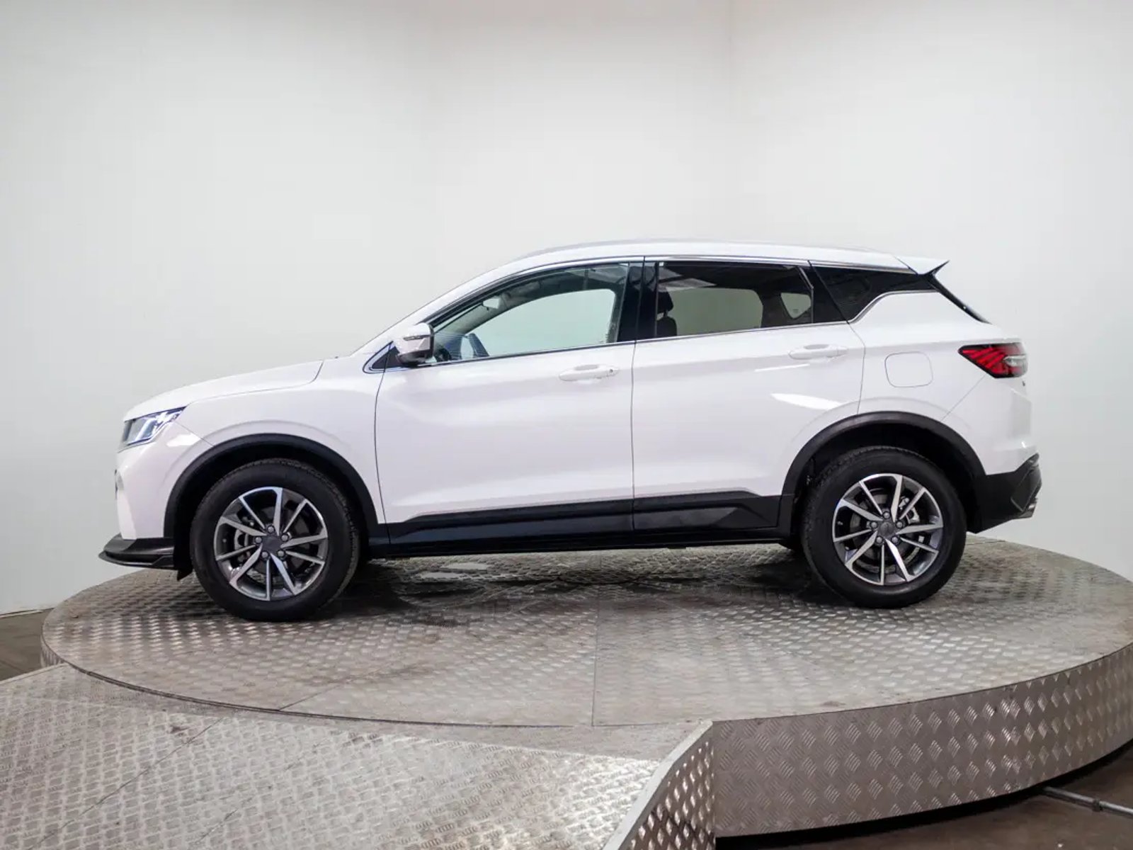 Geely COOLRAY 2023 - Foto 4 de 10