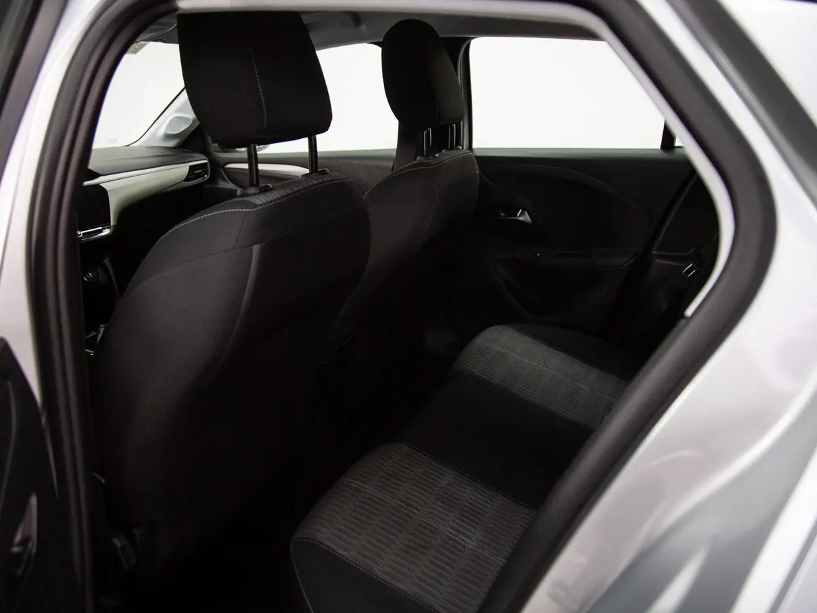 OPEL CORSA 2023 - Imagen 16 de 17